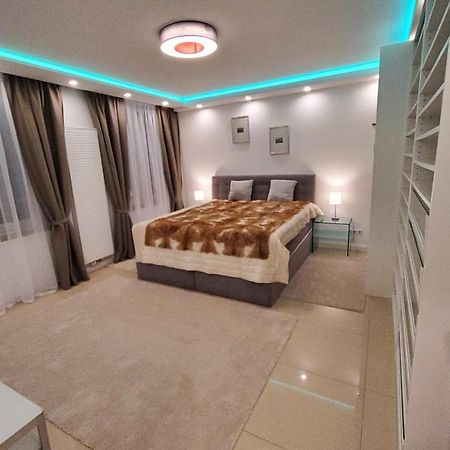 3 Zimmer Wohnung - Keine Party Wohnung ! 6 Personen Dusseldorf Bagian luar foto