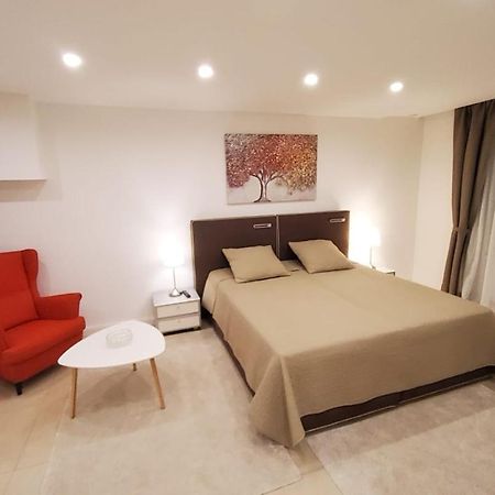3 Zimmer Wohnung - Keine Party Wohnung ! 6 Personen Dusseldorf Bagian luar foto