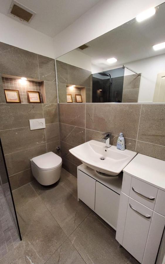 3 Zimmer Wohnung - Keine Party Wohnung ! 6 Personen Dusseldorf Bagian luar foto