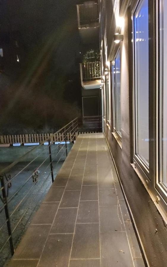 3 Zimmer Wohnung - Keine Party Wohnung ! 6 Personen Dusseldorf Bagian luar foto