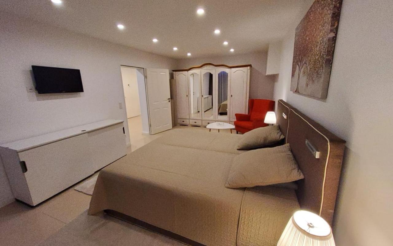 3 Zimmer Wohnung - Keine Party Wohnung ! 6 Personen Dusseldorf Bagian luar foto