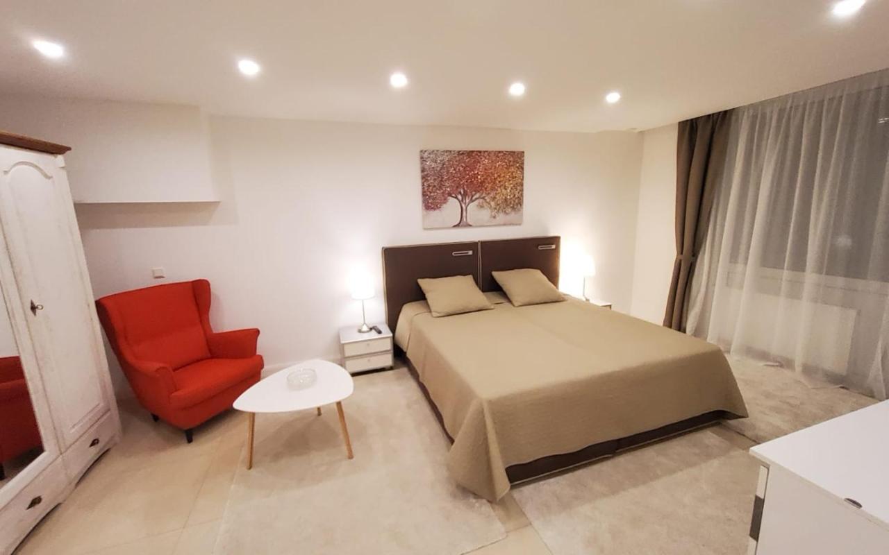 3 Zimmer Wohnung - Keine Party Wohnung ! 6 Personen Dusseldorf Bagian luar foto