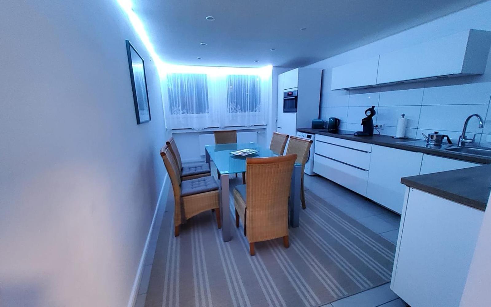 3 Zimmer Wohnung - Keine Party Wohnung ! 6 Personen Dusseldorf Bagian luar foto