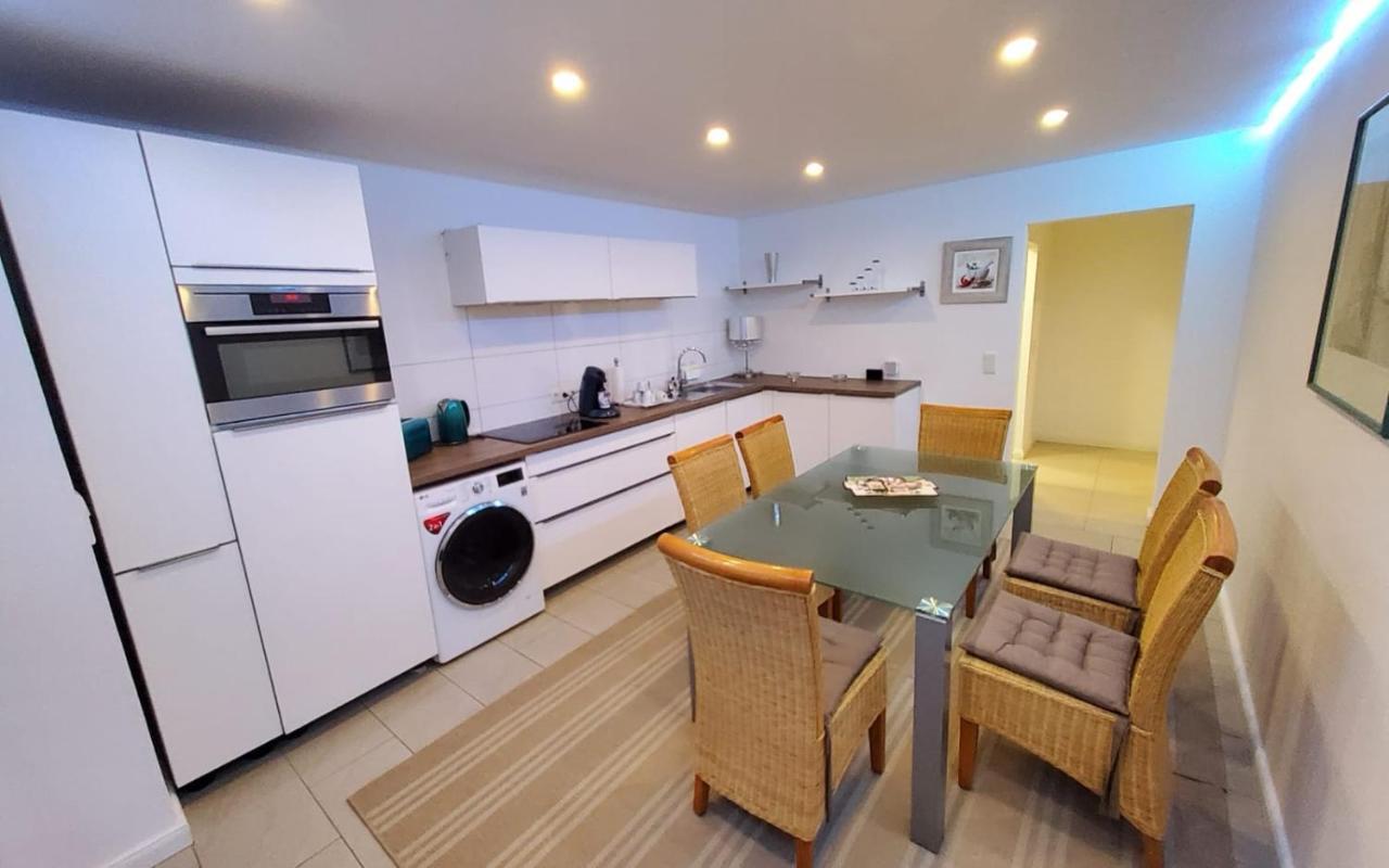 3 Zimmer Wohnung - Keine Party Wohnung ! 6 Personen Dusseldorf Bagian luar foto
